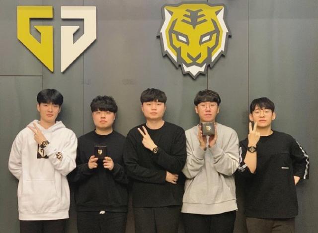 足球界的伊 足球界的伊