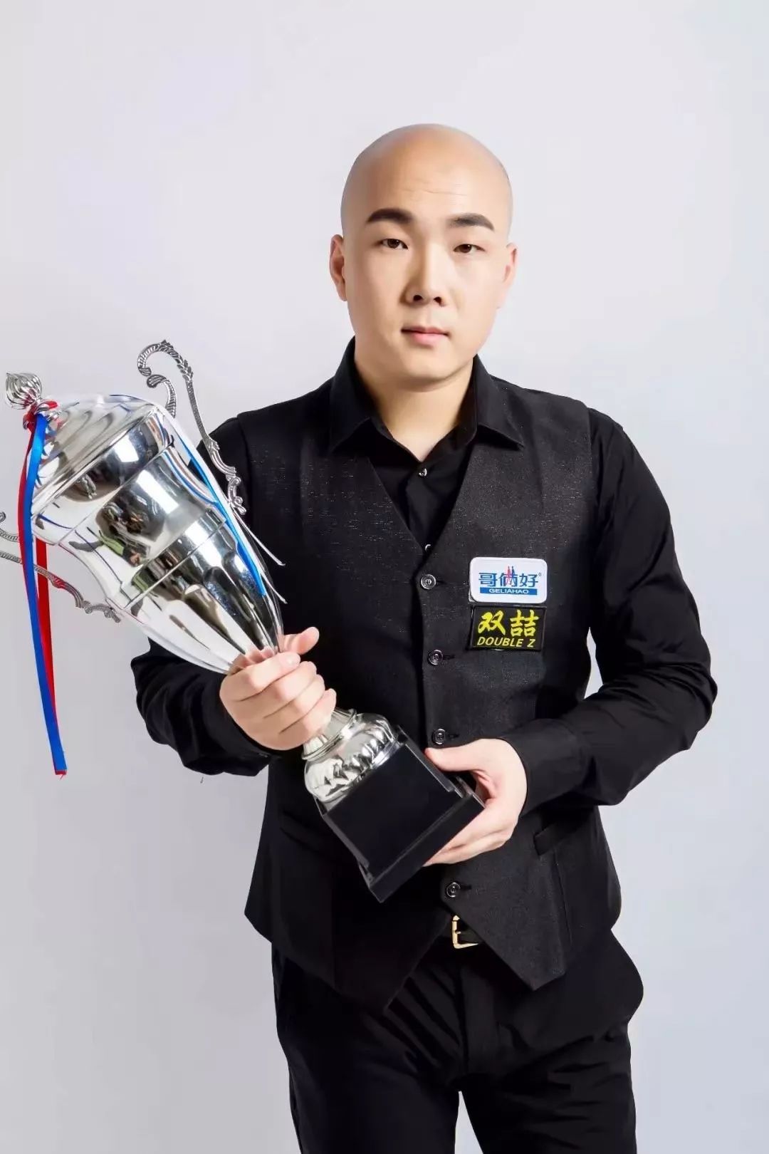 独揽荣耀并 独揽荣耀并